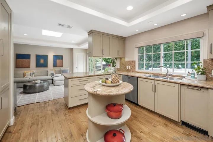 2676 Caminito Prado, La Jolla, California 92037