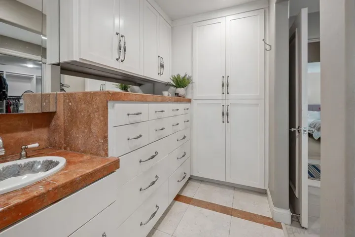 2676 Caminito Prado, La Jolla, California 92037