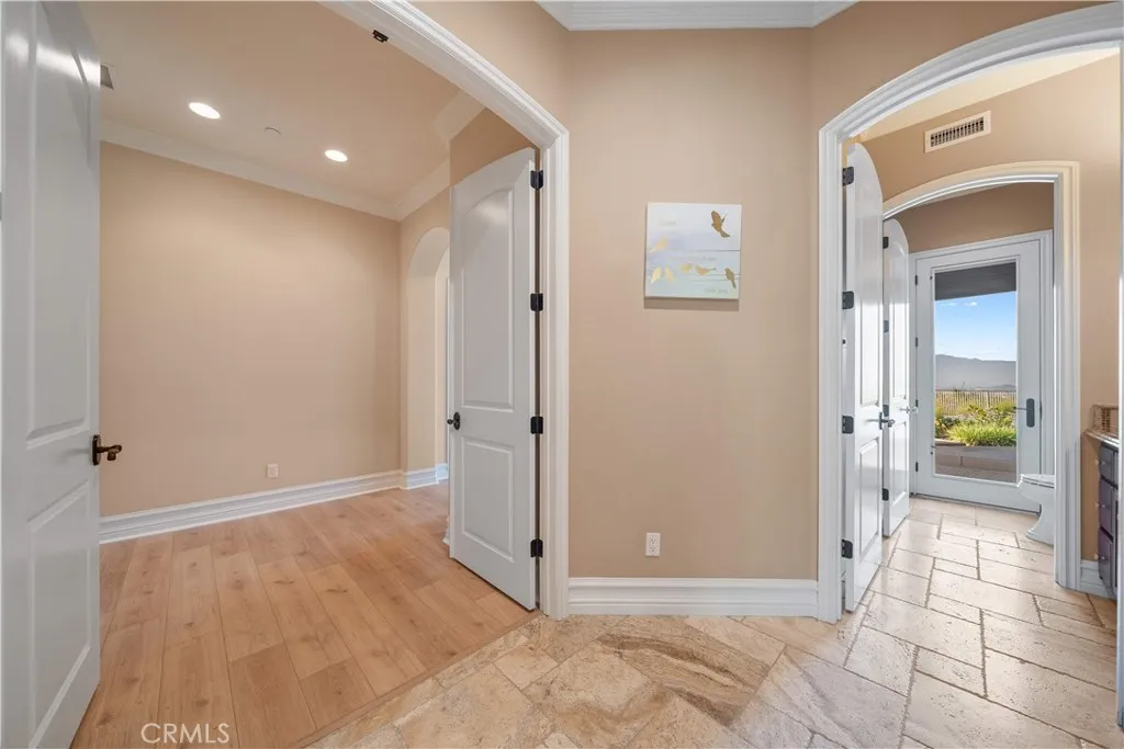 423 Cleveland Way, Corona, California 92881 home-pic-15