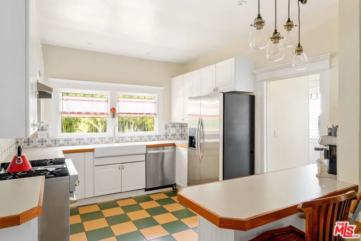1501 S Harvard Boulevard, Los Angeles, California 90006