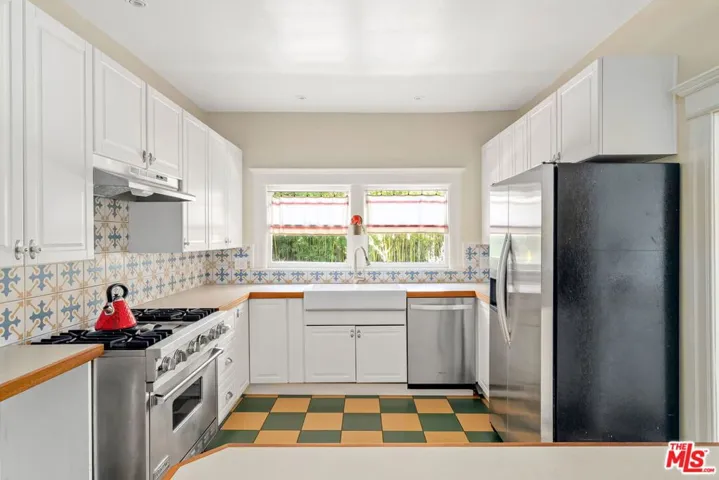 1501 S Harvard Boulevard, Los Angeles, California 90006