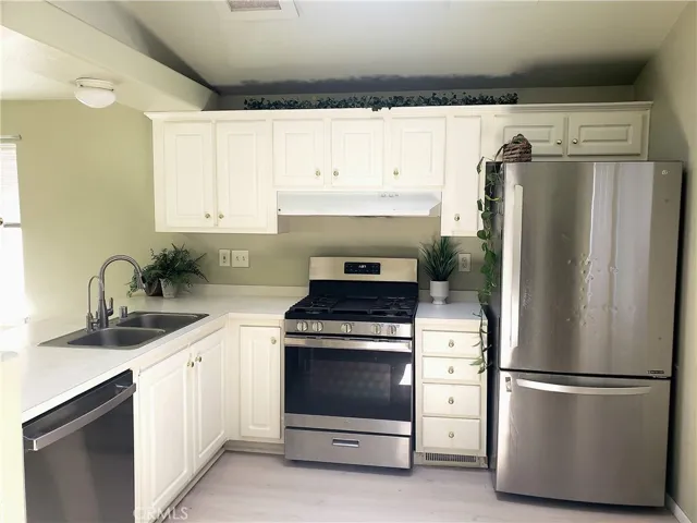 3860 S Higuera Street B5, San Luis Obispo, California 93401