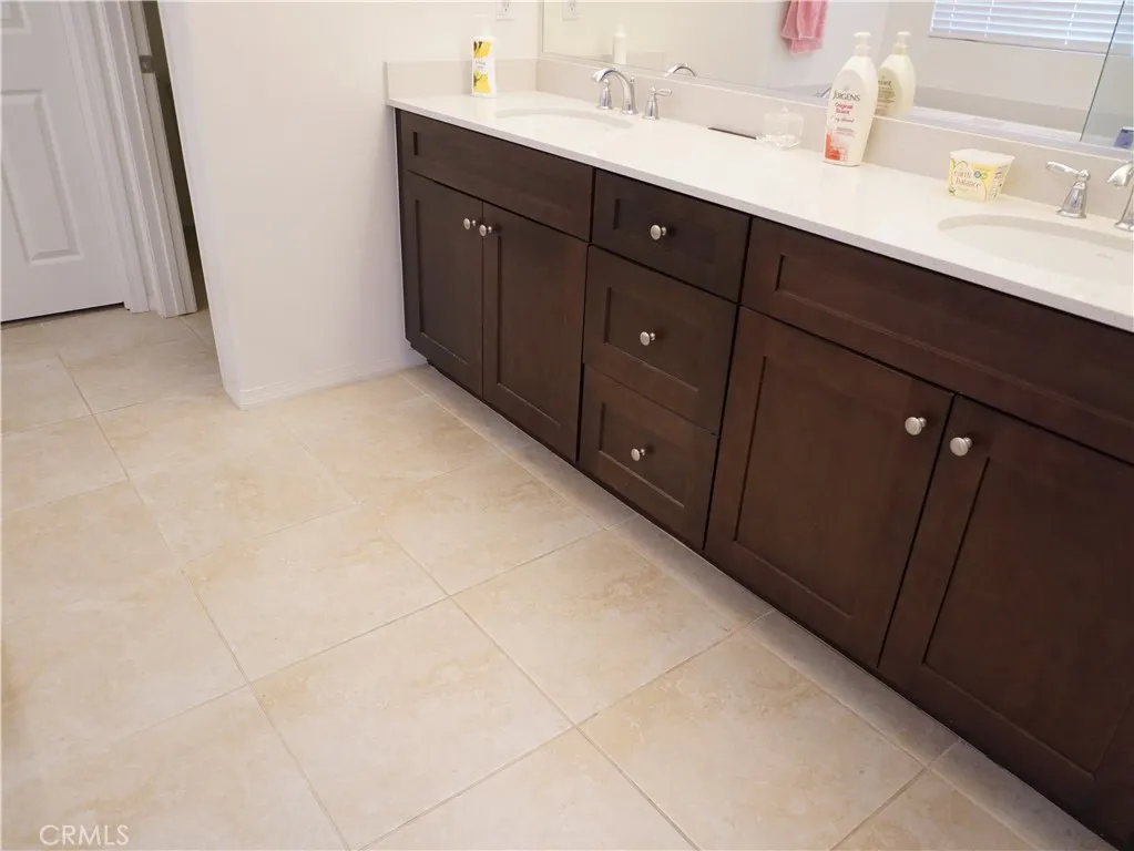 348 Scarlett Runner, Beaumont, California 92223 home-pic-25