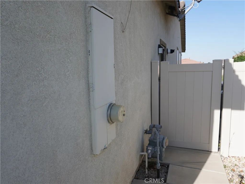348 Scarlett Runner, Beaumont, California 92223 home-pic-14