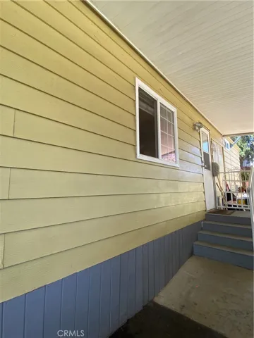 Side/kitchen entrance