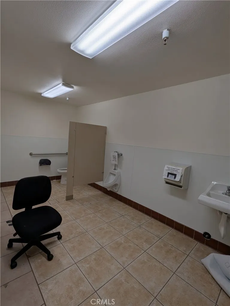 Bathroom 2.