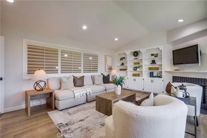 25011 Calle Madera, Lake Forest, California 92630