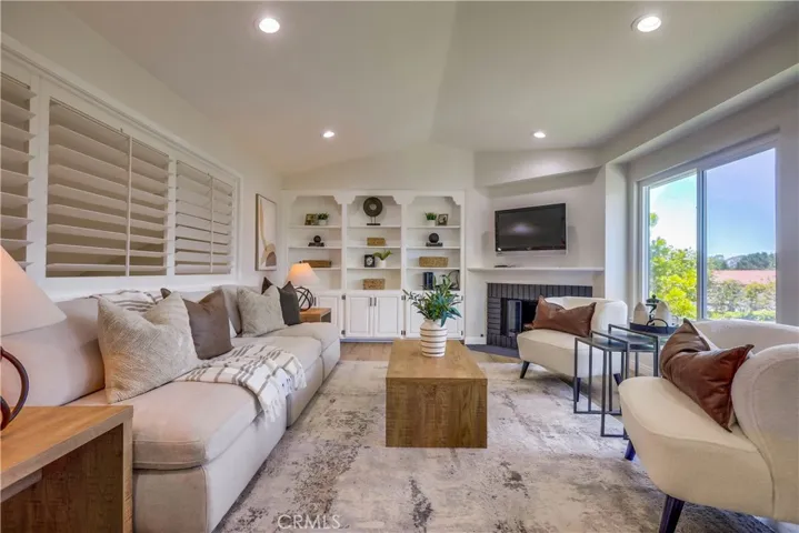 25011 Calle Madera, Lake Forest, California 92630