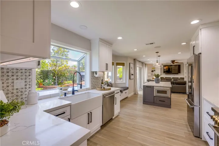 25011 Calle Madera, Lake Forest, California 92630