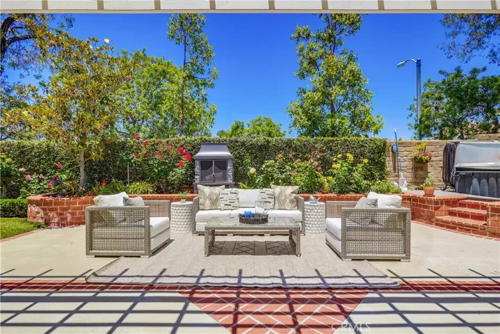 25011 Calle Madera, Lake Forest, California 92630