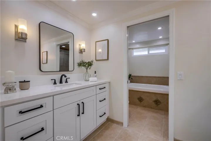 25011 Calle Madera, Lake Forest, California 92630