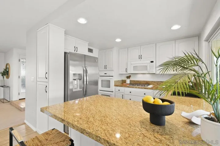 9633 Pebble Beach Dr, Santee, California 92071
