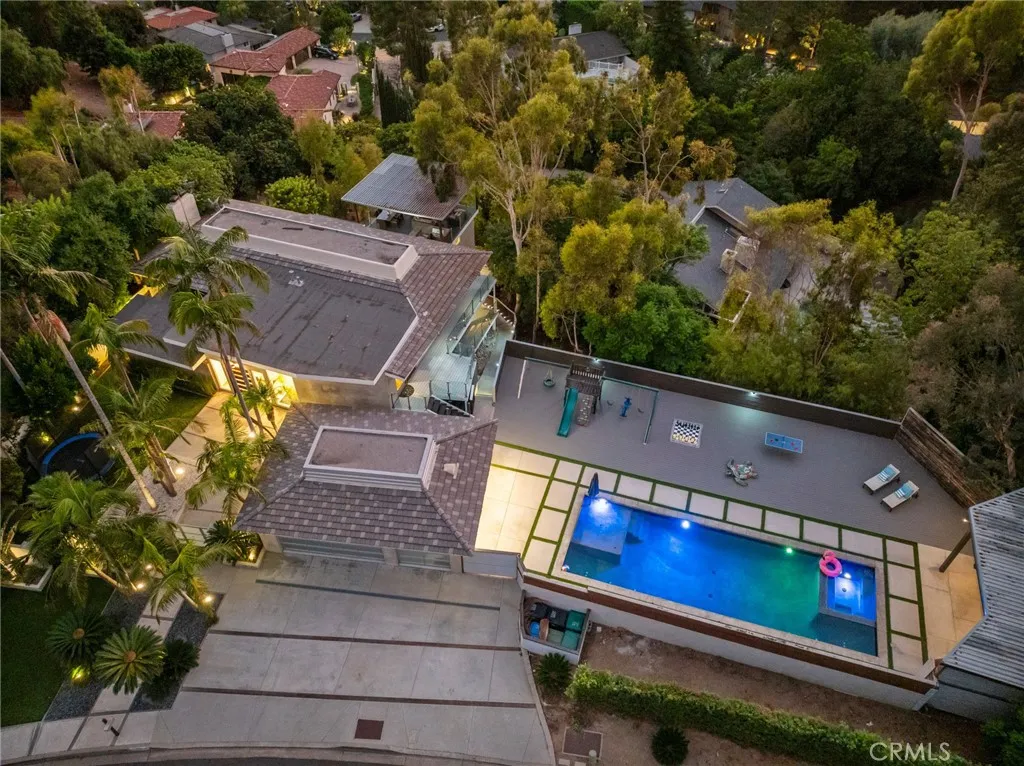10255 Overhill Drive, Santa Ana, California 92705, 6 Bedrooms Bedrooms, ,5 BathroomsBathrooms,Residential,For Sale,Overhill,NP25137208