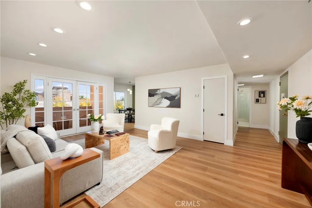 1010 Palm Avenue 207, West Hollywood, California 90069, 2 Bedrooms Bedrooms, ,2 BathroomsBathrooms,Residential,For Sale,Palm,WS25137997
