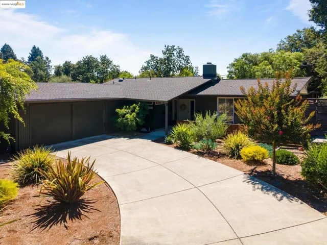 2041 Hidden Valley Dr, Santa Rosa, California 95404