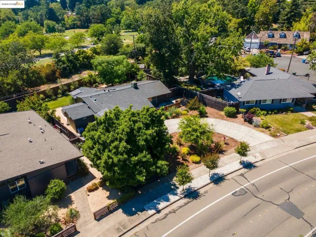 2041 Hidden Valley Dr, Santa Rosa, California 95404