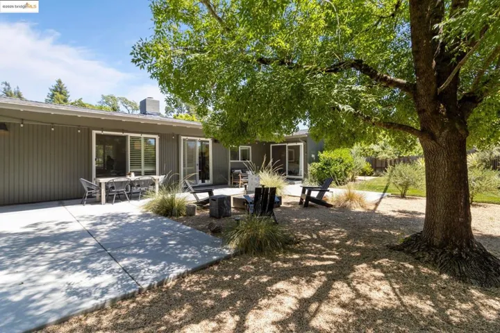 2041 Hidden Valley Dr, Santa Rosa, California 95404