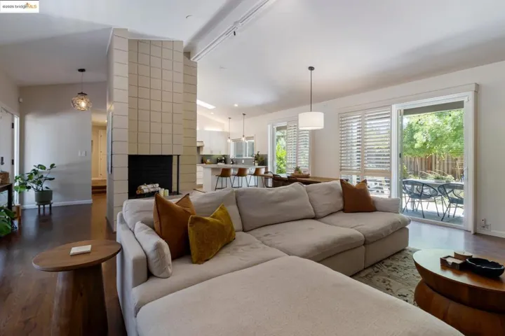 2041 Hidden Valley Dr, Santa Rosa, California 95404