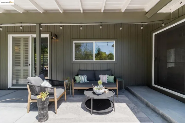 2041 Hidden Valley Dr, Santa Rosa, California 95404