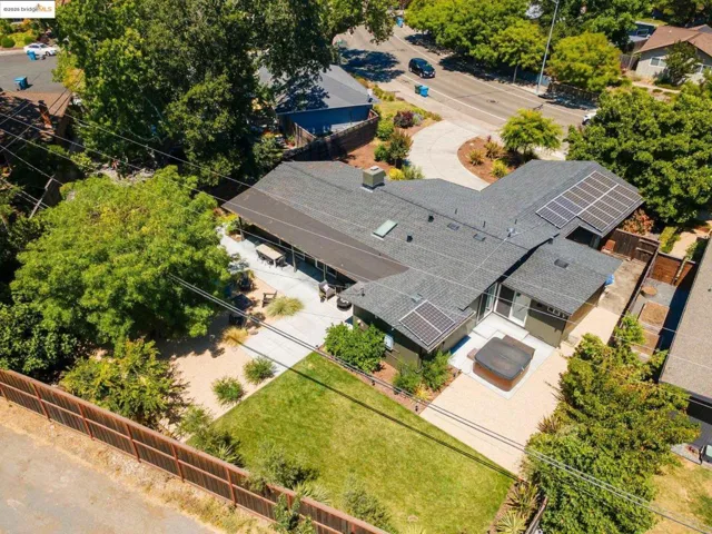 2041 Hidden Valley Dr, Santa Rosa, California 95404