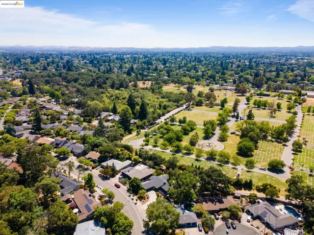 2041 Hidden Valley Dr, Santa Rosa, California 95404