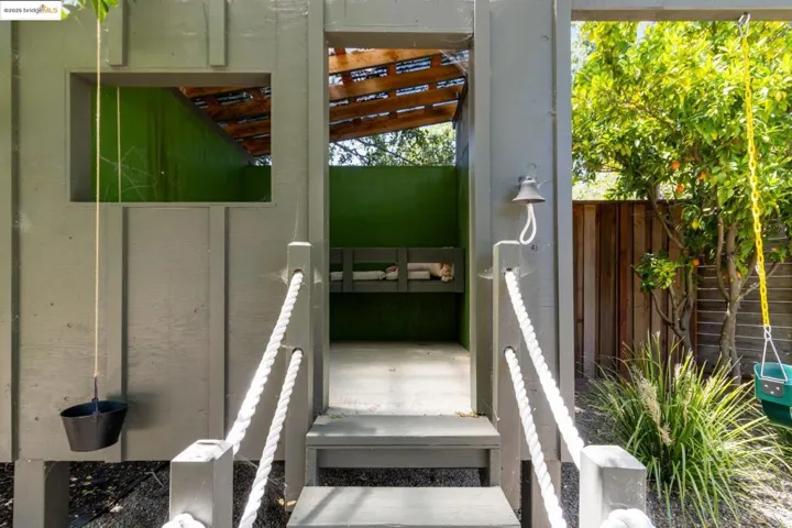 2041 Hidden Valley Dr, Santa Rosa, California 95404