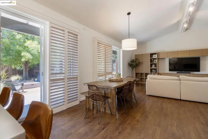 2041 Hidden Valley Dr, Santa Rosa, California 95404