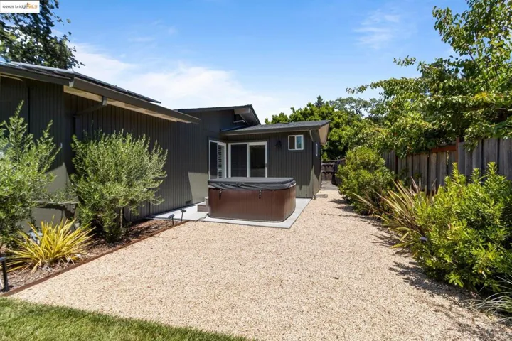 2041 Hidden Valley Dr, Santa Rosa, California 95404