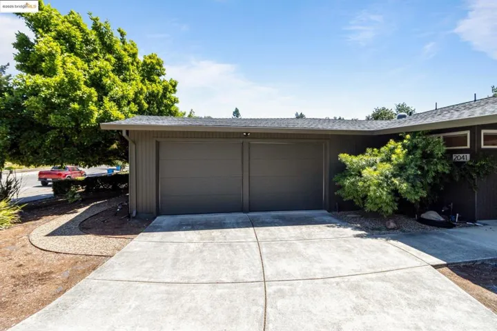 2041 Hidden Valley Dr, Santa Rosa, California 95404