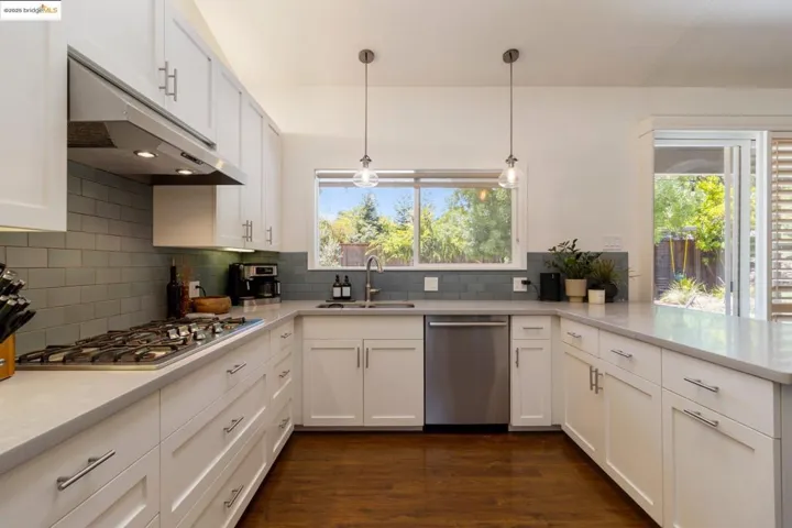2041 Hidden Valley Dr, Santa Rosa, California 95404