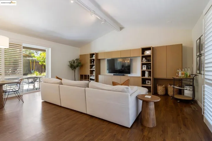2041 Hidden Valley Dr, Santa Rosa, California 95404