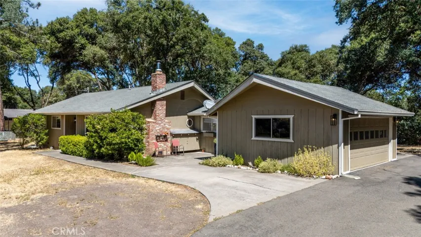 1620 Deerwood Drive, Ukiah, California 95482