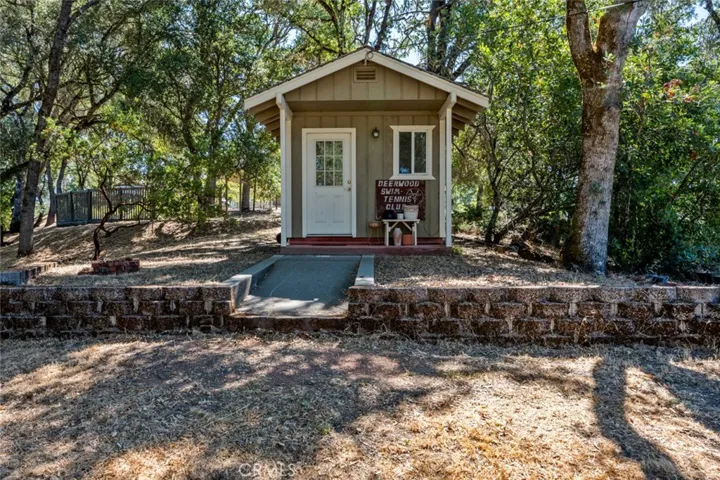1620 Deerwood Drive, Ukiah, California 95482
