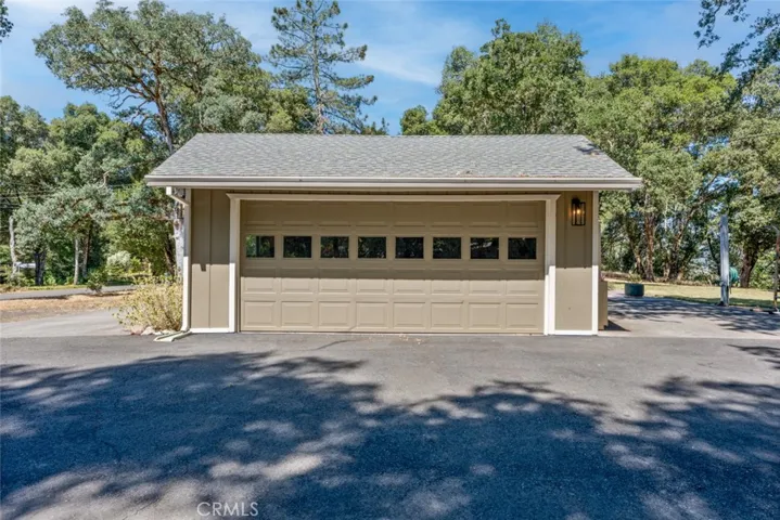 1620 Deerwood Drive, Ukiah, California 95482