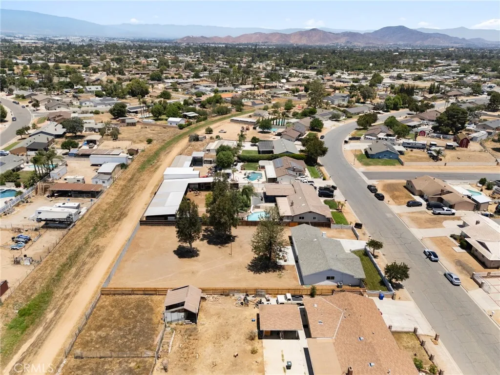 11187 58th Street, Jurupa Valley, California 91752 home-pic-2