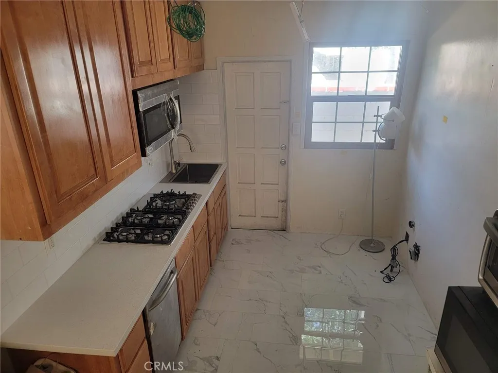 125 N Bushnell Avenue, Alhambra, California 91801 home-pic-1