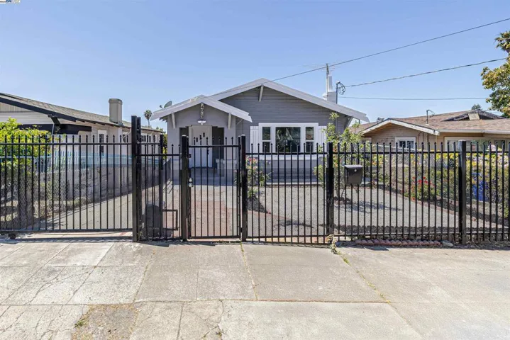 4015 San Juan St, Oakland, California 94601-4228