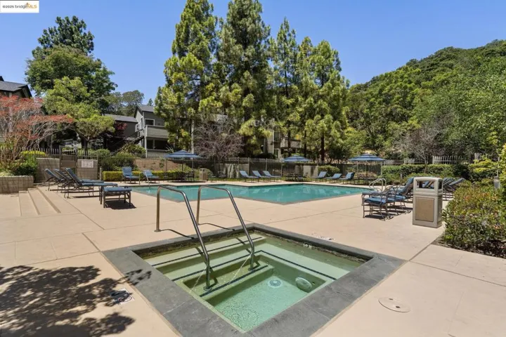 480 Canyon Oaks Dr G, Oakland, California 94605