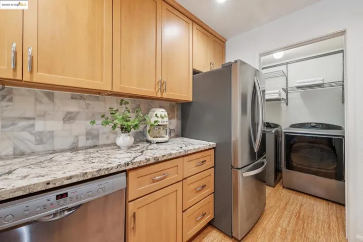 480 Canyon Oaks Dr G, Oakland, California 94605