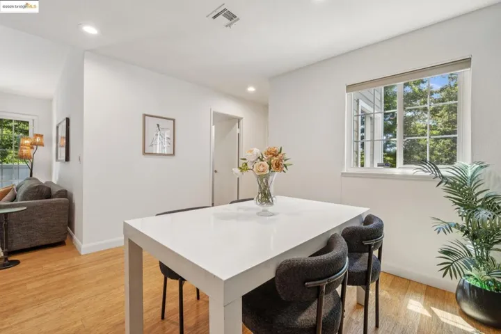 480 Canyon Oaks Dr G, Oakland, California 94605