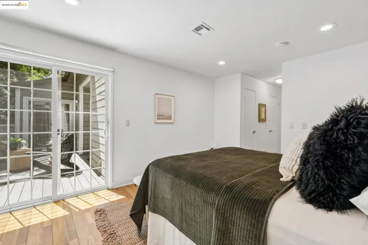 480 Canyon Oaks Dr G, Oakland, California 94605