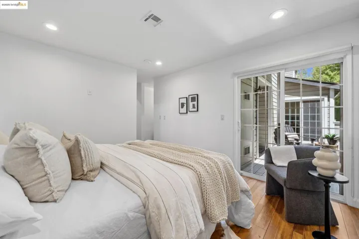 480 Canyon Oaks Dr G, Oakland, California 94605