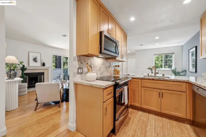 480 Canyon Oaks Dr G, Oakland, California 94605