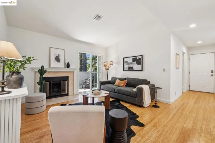 480 Canyon Oaks Dr G, Oakland, California 94605