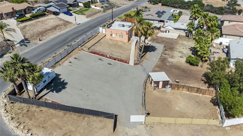 8035 Santa Rita Street, Corona, California 92881 home-pic-34