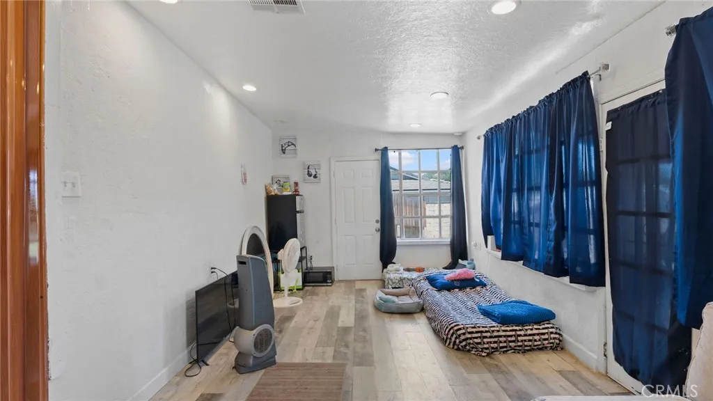 8035 Santa Rita Street, Corona, California 92881 home-pic-10