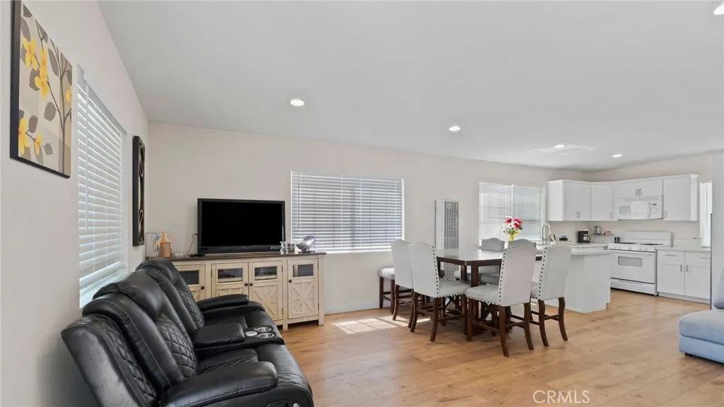 8035 Santa Rita Street, Corona, California 92881 home-pic-7