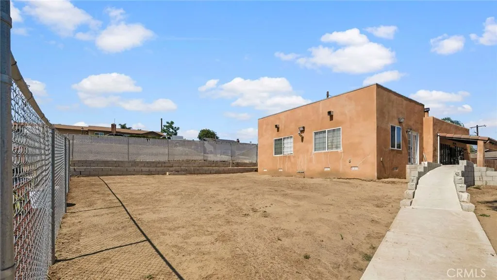 8035 Santa Rita Street, Corona, California 92881 home-pic-28