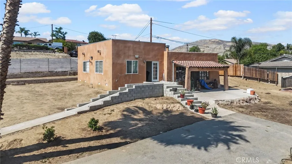 8035 Santa Rita Street, Corona, California 92881 home-pic-2