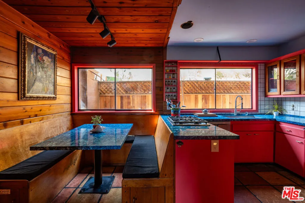 6105 Mulholland Highway, Los Angeles, California 90068 home-pic-12